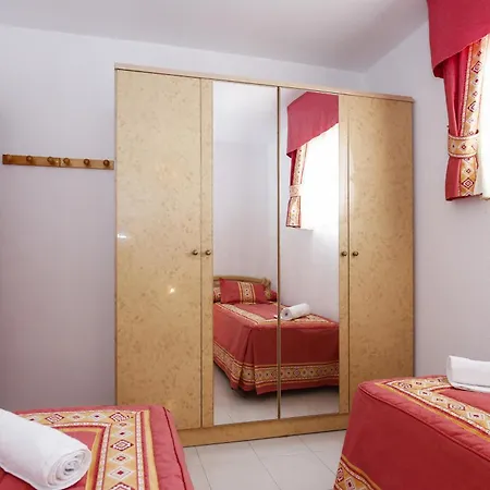 Apartment Albeniz Atic *