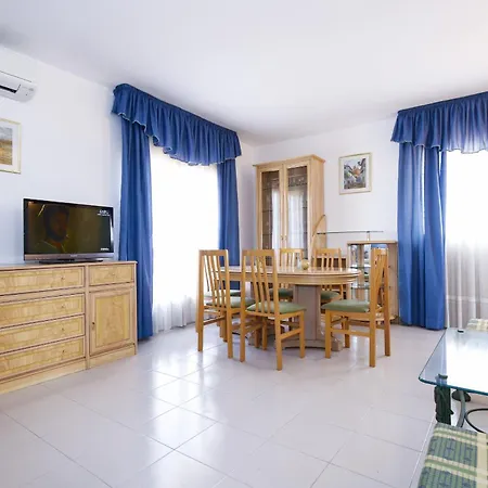 Apartment Albeniz Atic La Pineda